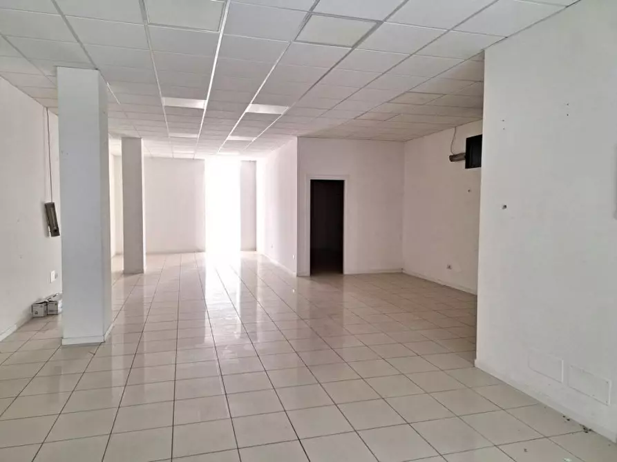 Immagine 2 di Negozio in vendita  in Via  Don Giuseppe Diana, N. snc a Gubbio