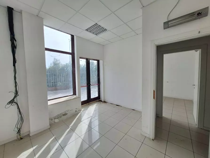 Immagine 9 di Negozio in vendita  in Via  Don Giuseppe Diana, N. snc a Gubbio