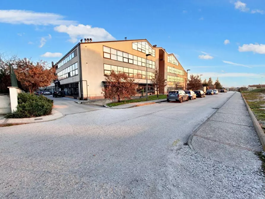 Immagine 18 di Negozio in vendita  in Via  Don Giuseppe Diana, N. snc a Gubbio