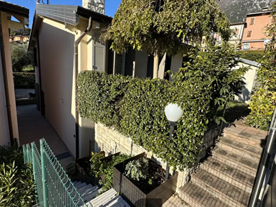 Immagine 2 di Casa trifamiliare in vendita  in via raffaello toscolano maderno a Toscolano-Maderno