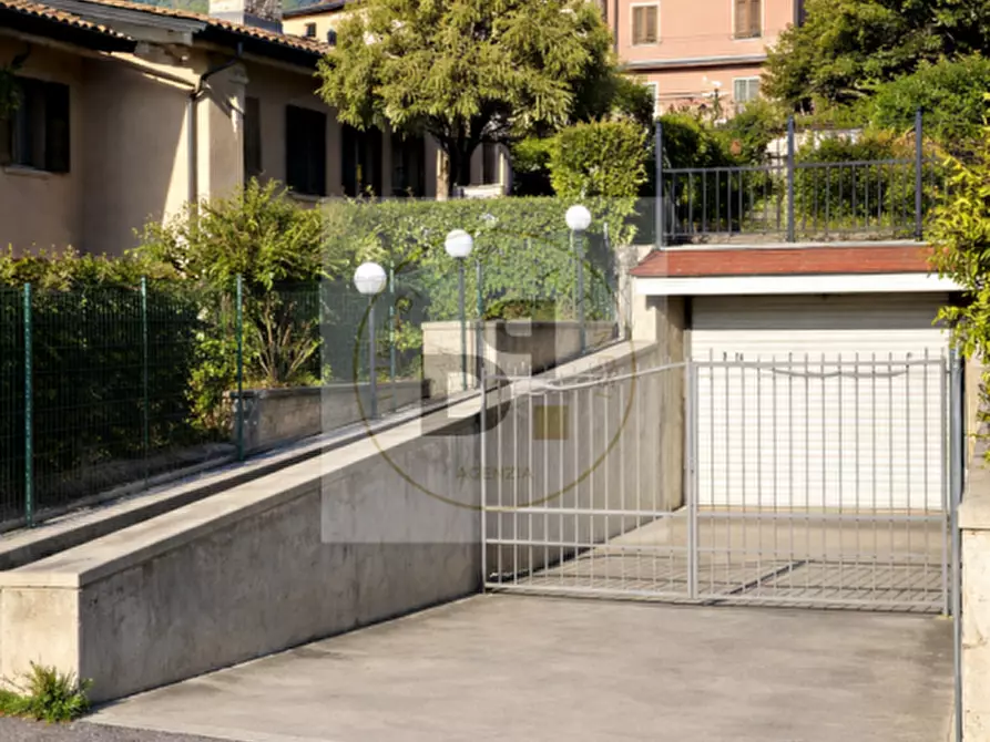 Immagine 13 di Casa trifamiliare in vendita  in via raffaello toscolano maderno a Toscolano-Maderno