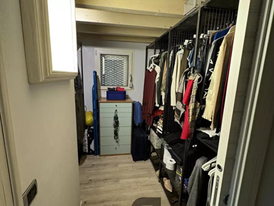 Immagine 19 di Casa trifamiliare in vendita  in via raffaello toscolano maderno a Toscolano-Maderno