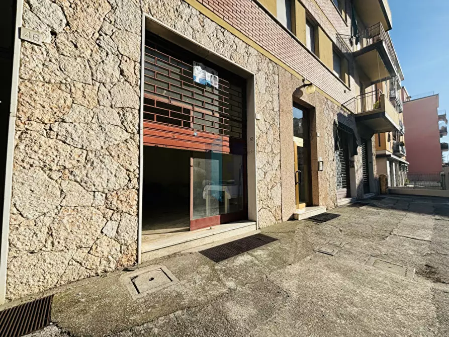 Immagine 1 di Negozio in vendita  in via giovanni berchet a Brescia