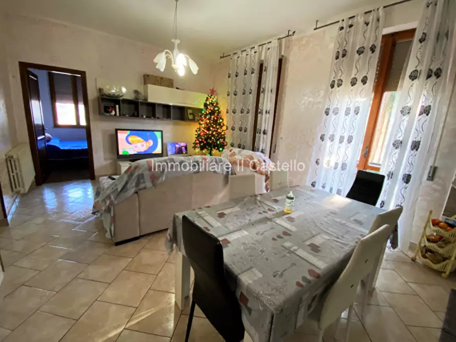 Immagine 1 di Appartamento in vendita  in Via Nino Bixio a Castiglione Del Lago