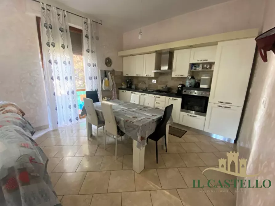 Immagine 2 di Appartamento in vendita  in Via Nino Bixio a Castiglione Del Lago