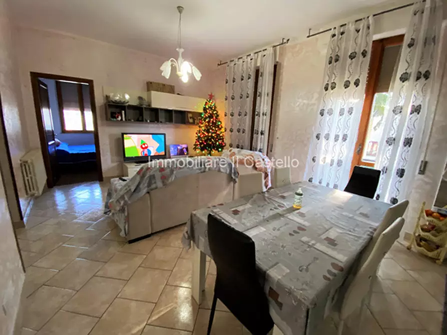 Immagine 3 di Appartamento in vendita  in Via Nino Bixio a Castiglione Del Lago