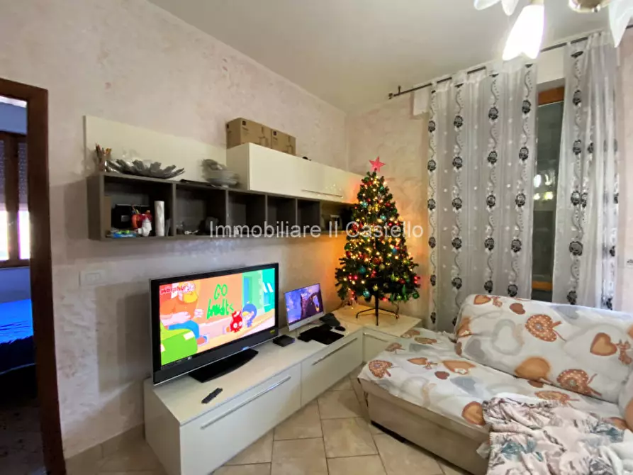 Immagine 5 di Appartamento in vendita  in Via Nino Bixio a Castiglione Del Lago