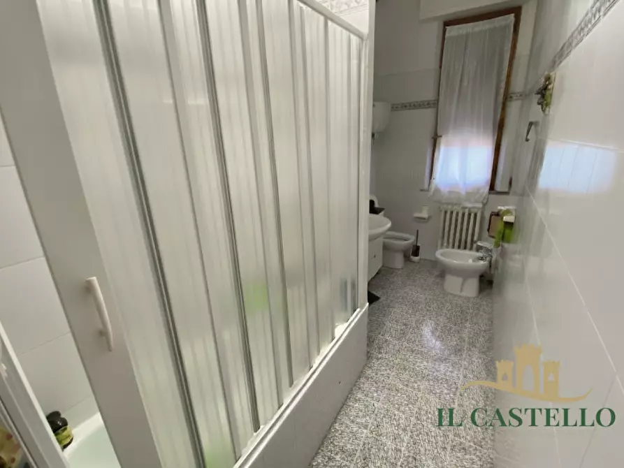 Immagine 10 di Appartamento in vendita  in Via Nino Bixio a Castiglione Del Lago