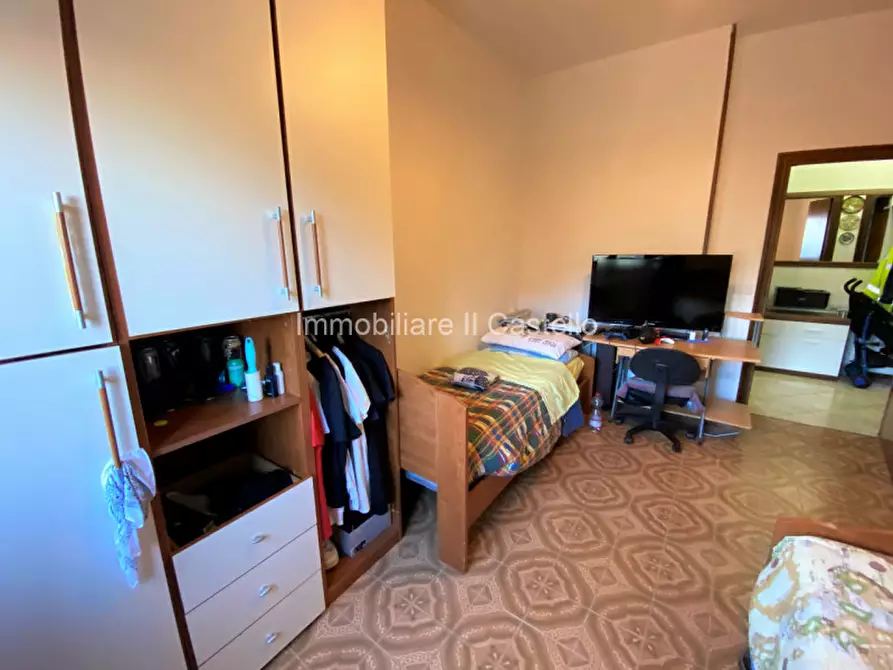 Immagine 14 di Appartamento in vendita  in Via Nino Bixio a Castiglione Del Lago