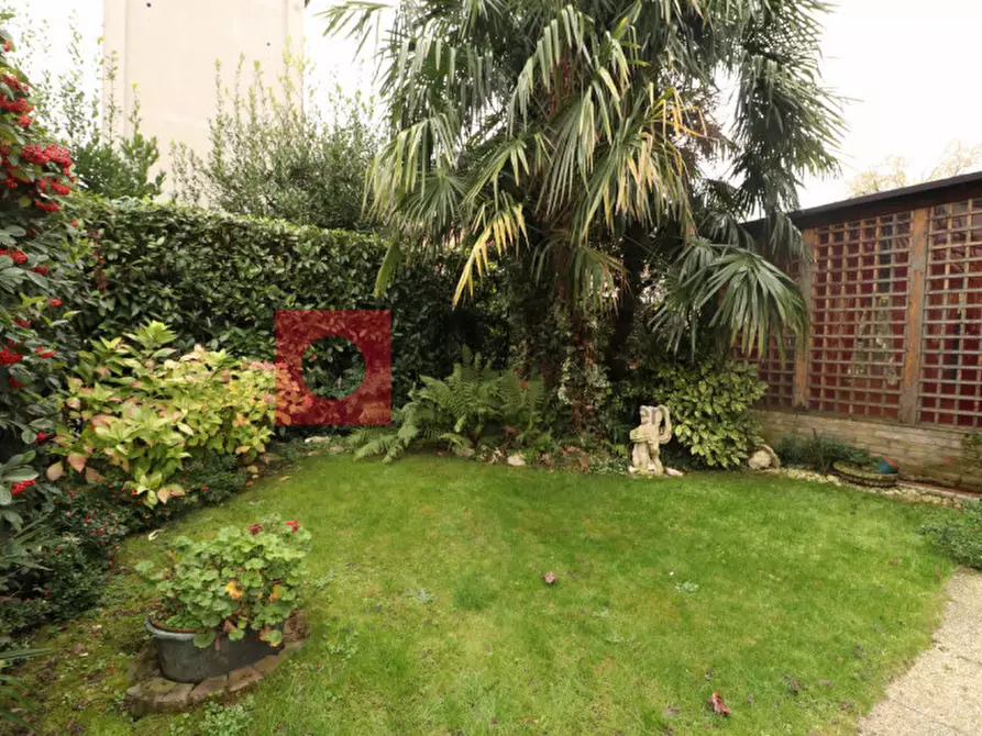 Immagine 14 di Casa trifamiliare in vendita  in Via Bachelet a Casier