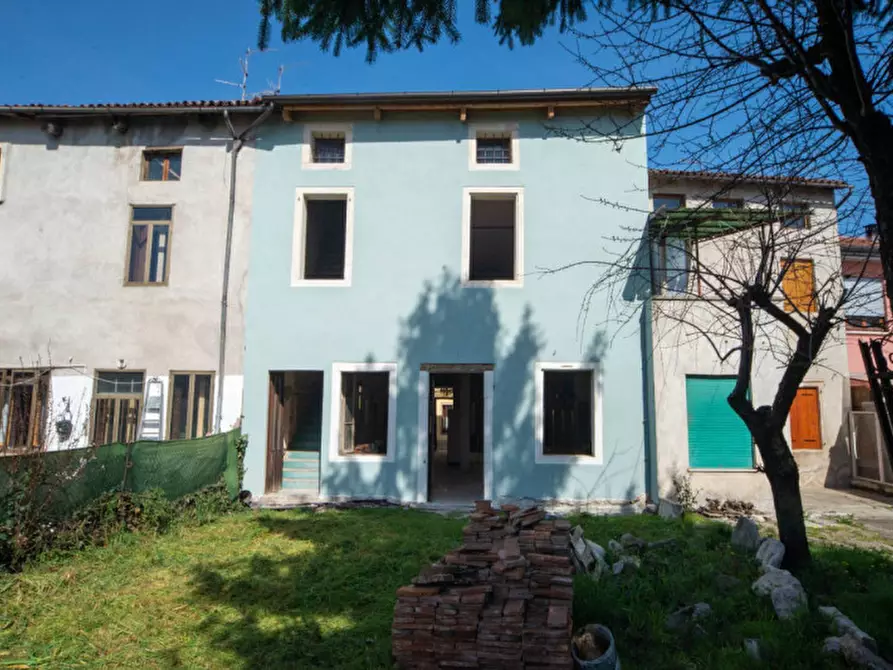 Immagine 1 di Villetta a schiera in vendita  in Via Lorenzoni a Montecchio Maggiore
