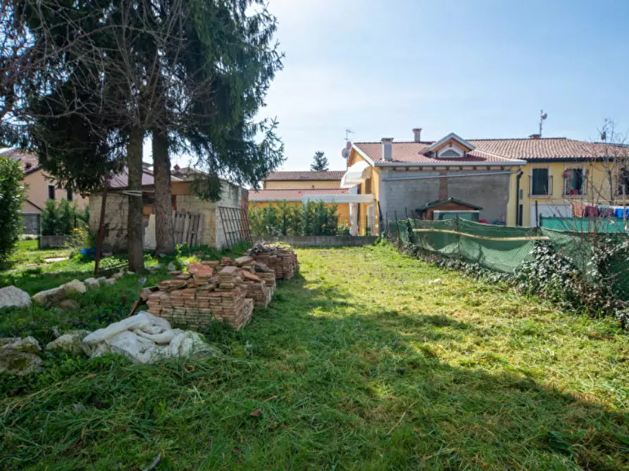 Immagine 13 di Villetta a schiera in vendita  in Via Lorenzoni a Montecchio Maggiore