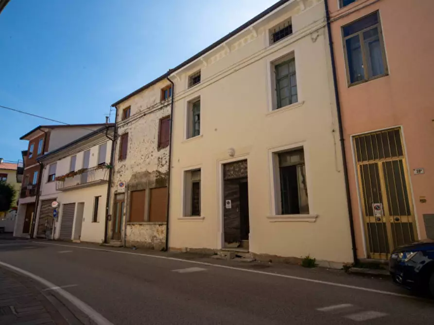 Immagine 15 di Villetta a schiera in vendita  in Via Lorenzoni a Montecchio Maggiore