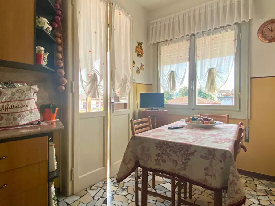 Immagine 4 di Palazzo in vendita  in STRADA DEL CAVALCAVIA a Vicenza