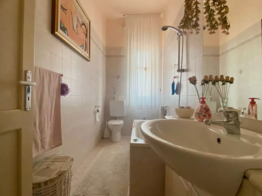 Immagine 6 di Palazzo in vendita  in STRADA DEL CAVALCAVIA a Vicenza