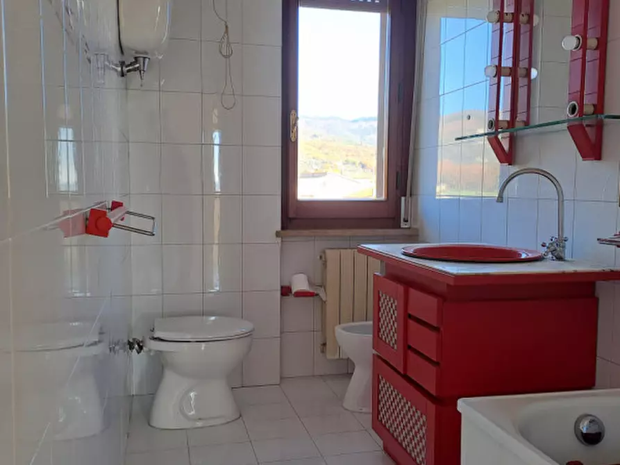 Immagine 9 di Appartamento in vendita  a Tuoro Sul Trasimeno