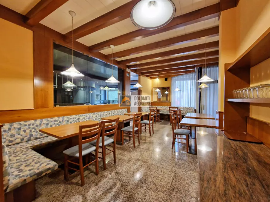 Immagine 2 di Attività commerciale in affitto  in Via Carrera a Agordo