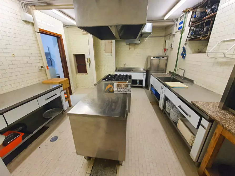 Immagine 15 di Attività commerciale in affitto  in Via Carrera a Agordo