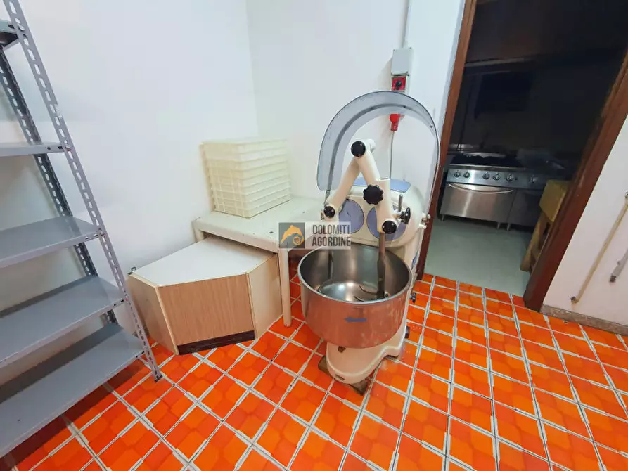 Immagine 16 di Attività commerciale in affitto  in Via Carrera a Agordo