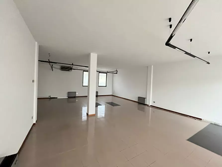 Immagine 6 di Negozio in vendita  in VIA ROMA a Veggiano