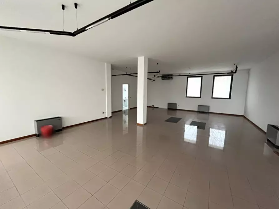 Immagine 8 di Negozio in vendita  in VIA ROMA a Veggiano