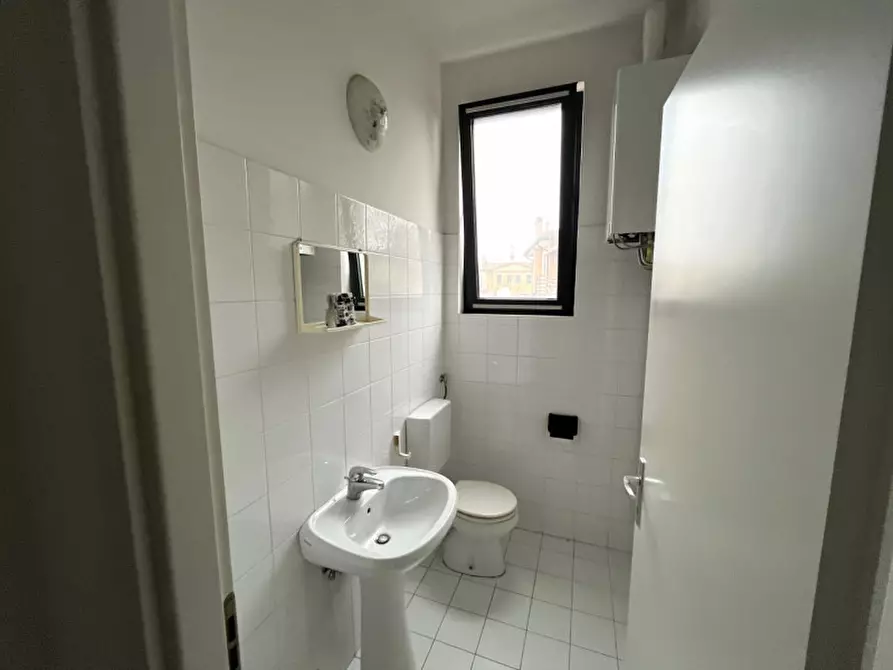 Immagine 9 di Negozio in vendita  in VIA ROMA a Veggiano