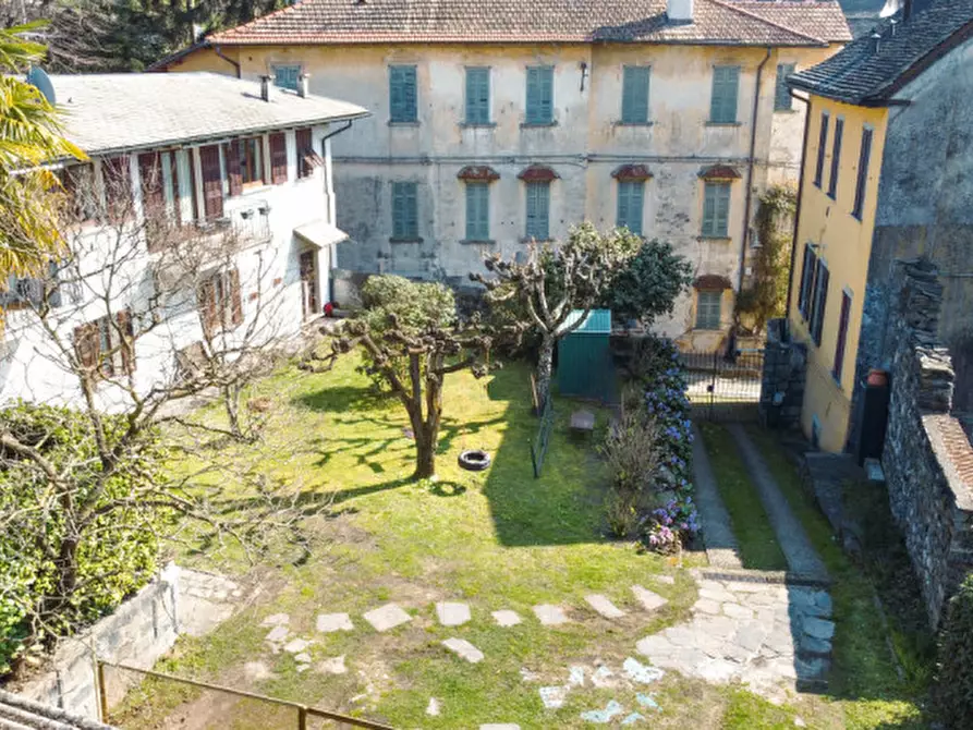 Immagine 1 di Casa indipendente in vendita  in via poli 7 a Orta San Giulio