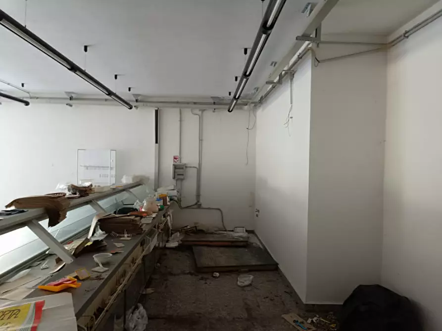 Immagine 1 di Negozio in vendita  in via Carana a Luras