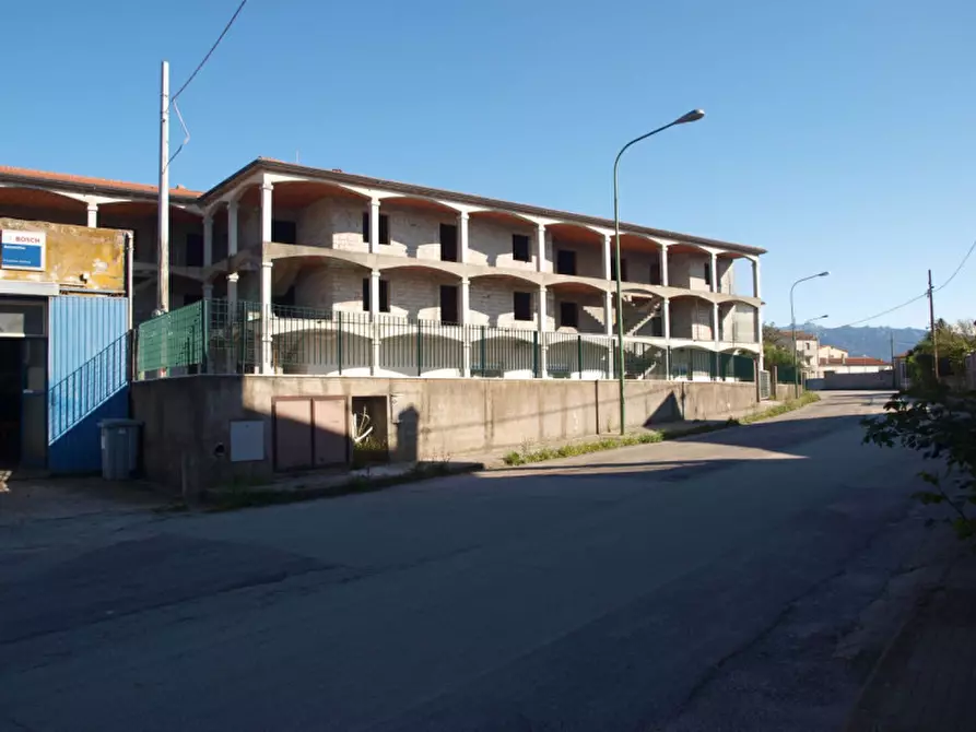 Immagine 4 di Negozio in vendita  in via Carana a Luras