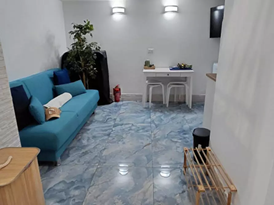 Immagine 10 di Appartamento in vendita  in via Nardones a Napoli