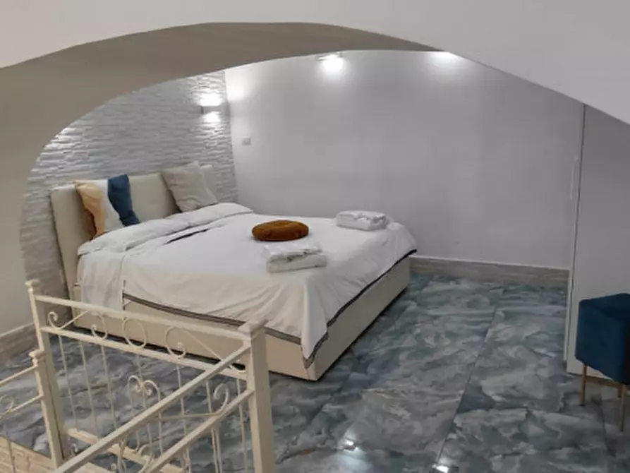 Immagine 13 di Appartamento in vendita  in via Nardones a Napoli