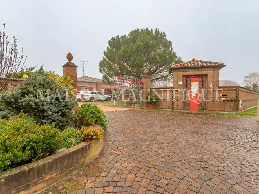 Immagine 1 di Villa in vendita  in Via Val D'Albero a Ferrara