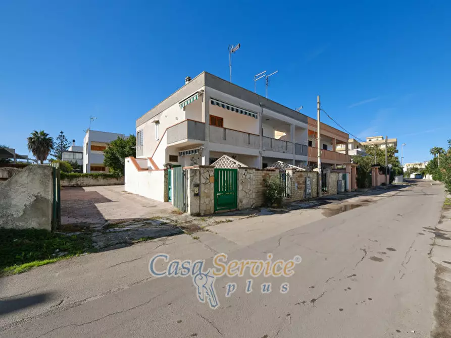 Immagine 1 di Villa in vendita  in Via Dei Pini a Gallipoli