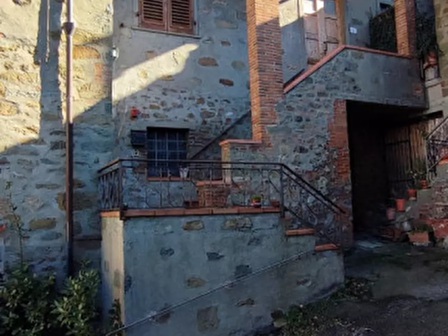 Immagine 2 di Villetta a schiera in vendita  in via della torre campanaria a Montevarchi