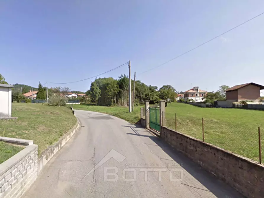 Immagine 2 di Terreno in vendita  in Via Sant'Antonio a Cavallirio