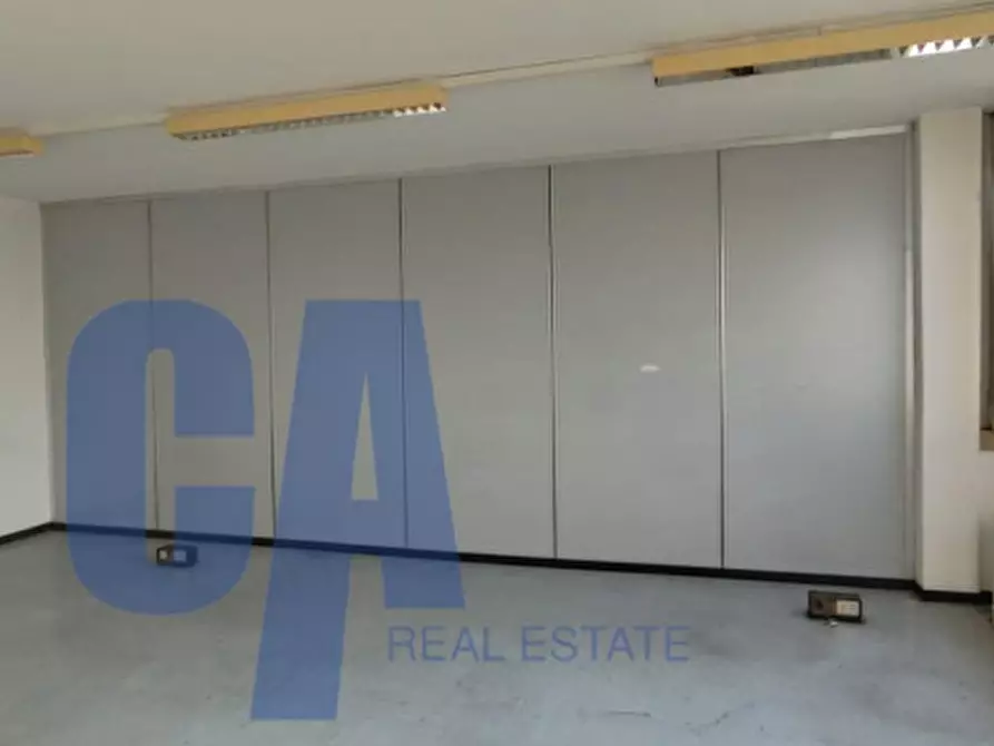 Immagine 6 di Palazzo in vendita  in VIA PODGORA a Legnano