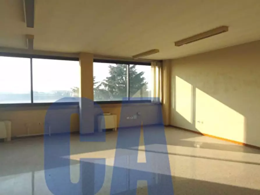 Immagine 8 di Palazzo in vendita  in VIA PODGORA a Legnano