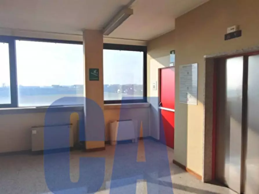 Immagine 11 di Palazzo in vendita  in VIA PODGORA a Legnano