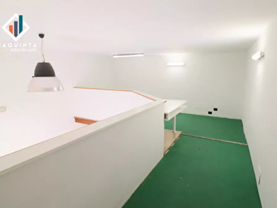 Immagine 6 di Negozio in vendita  in corso Vittorio Emanuele n.95 a Scordia