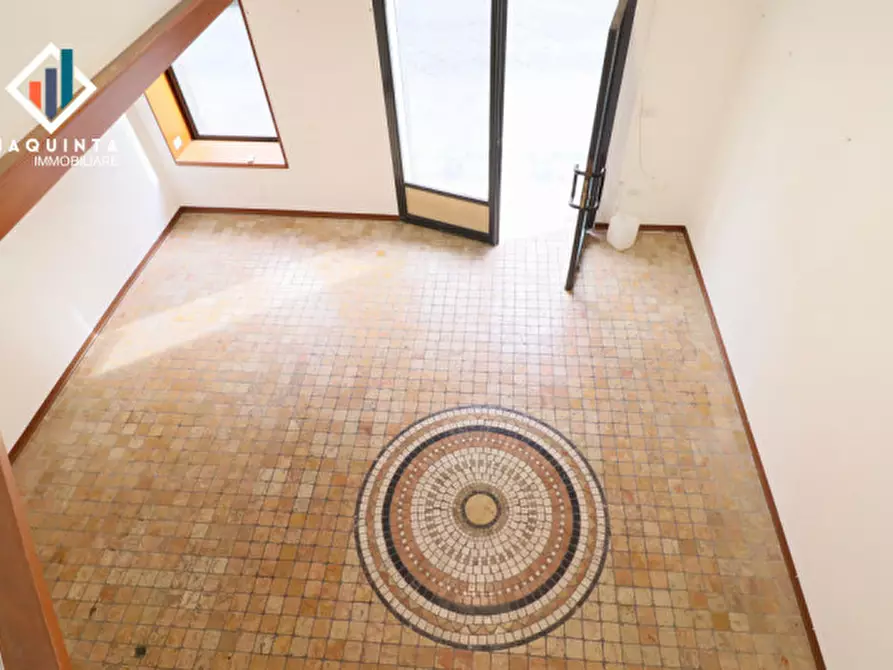 Immagine 9 di Negozio in vendita  in corso Vittorio Emanuele n.95 a Scordia