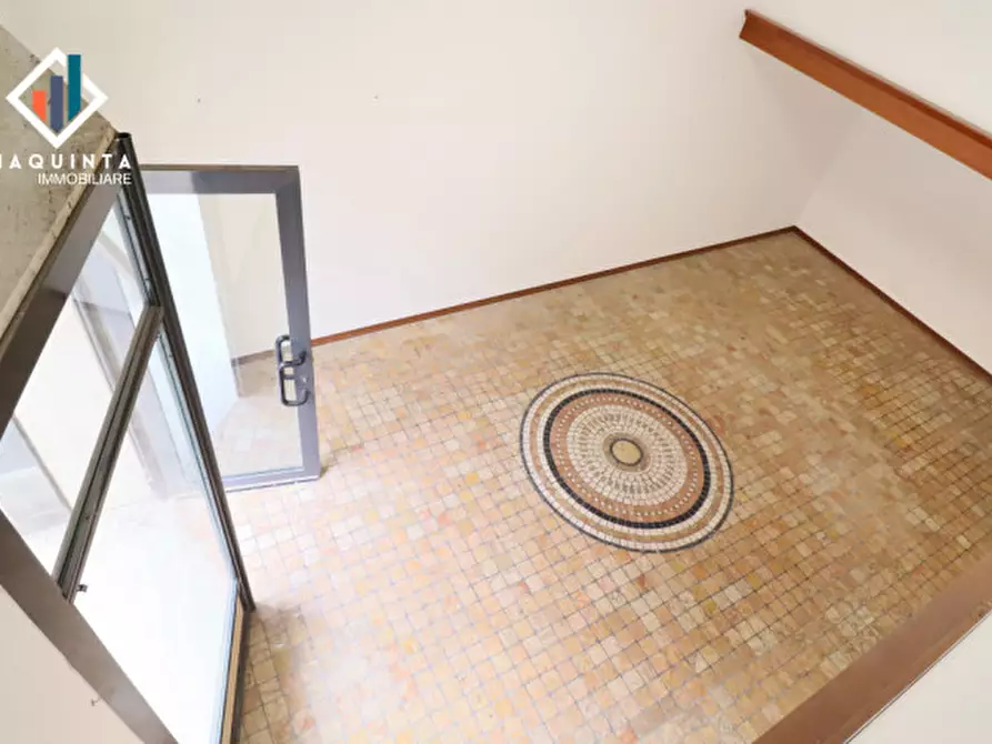 Immagine 11 di Negozio in vendita  in corso Vittorio Emanuele n.95 a Scordia