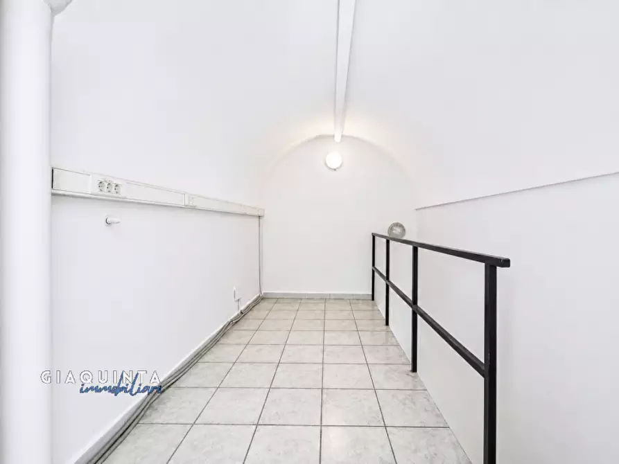 Immagine 11 di Negozio in vendita  in corso Vittorio Emanuele n.95 a Scordia