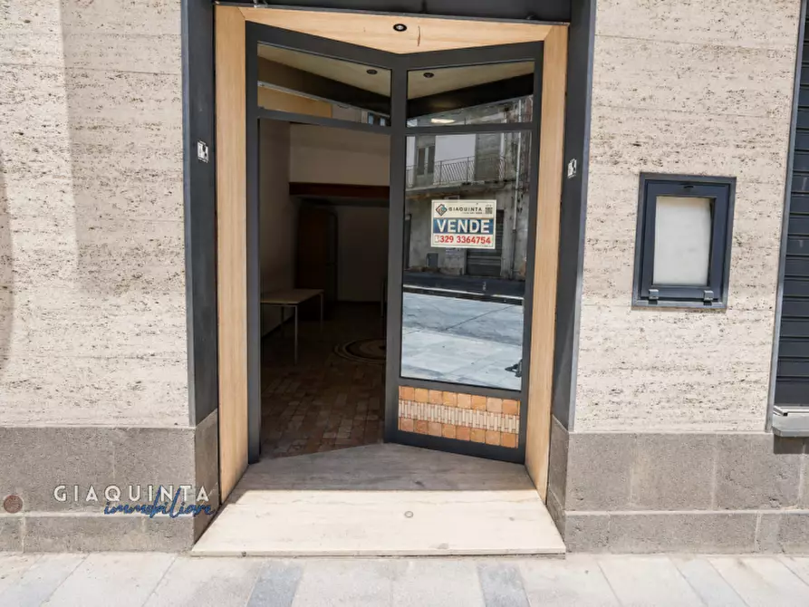 Immagine 13 di Negozio in vendita  in corso Vittorio Emanuele n.95 a Scordia