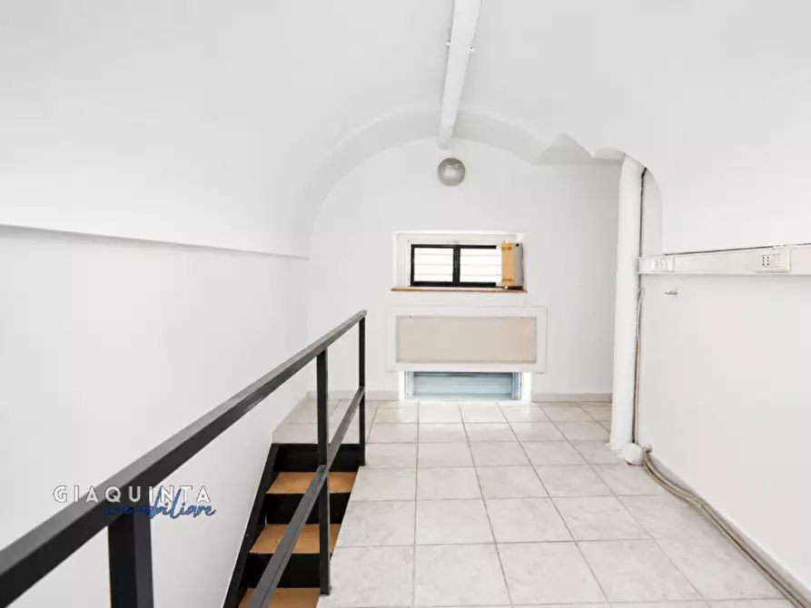 Immagine 14 di Negozio in vendita  in corso Vittorio Emanuele n.95 a Scordia