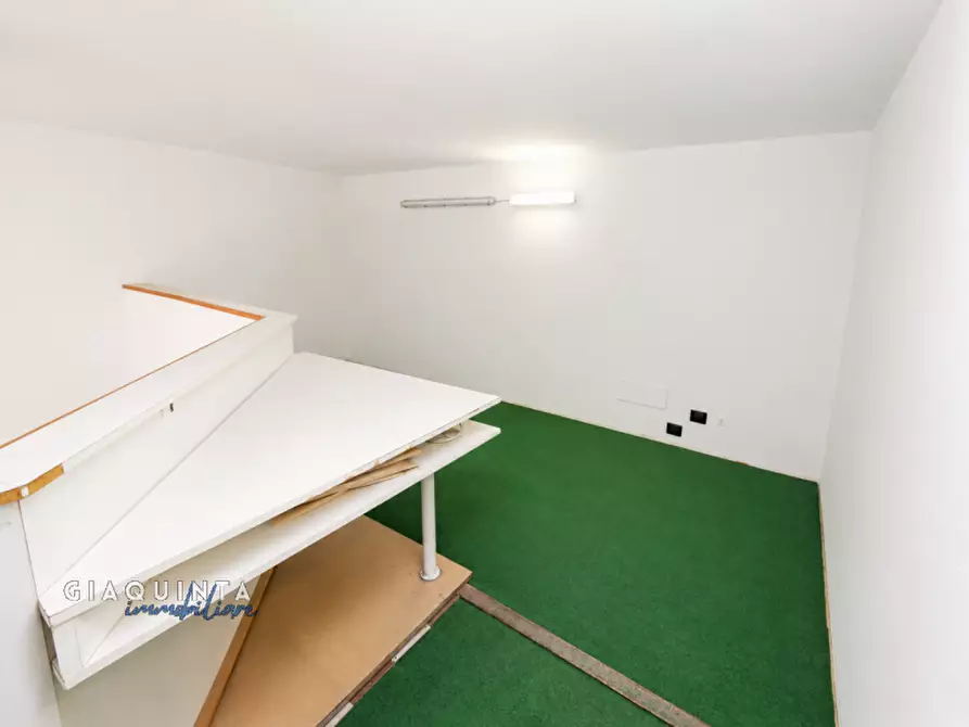 Immagine 21 di Negozio in vendita  in corso Vittorio Emanuele n.95 a Scordia