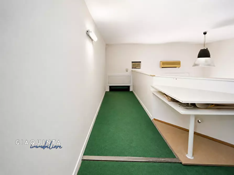 Immagine 28 di Negozio in vendita  in corso Vittorio Emanuele n.95 a Scordia