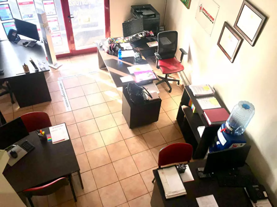 Immagine 15 di Negozio in vendita  in via trionfale a Roma