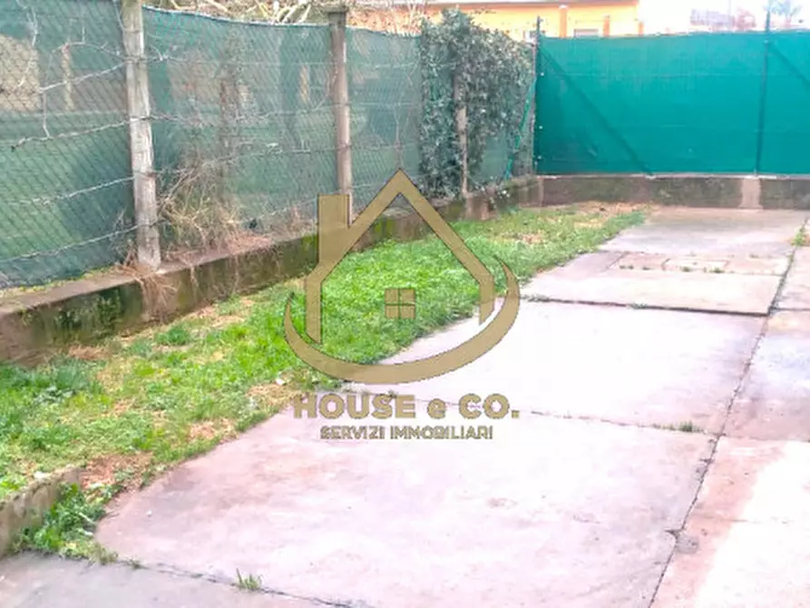 Immagine 26 di Villa in vendita  in Viale Montegrappa a Vigevano