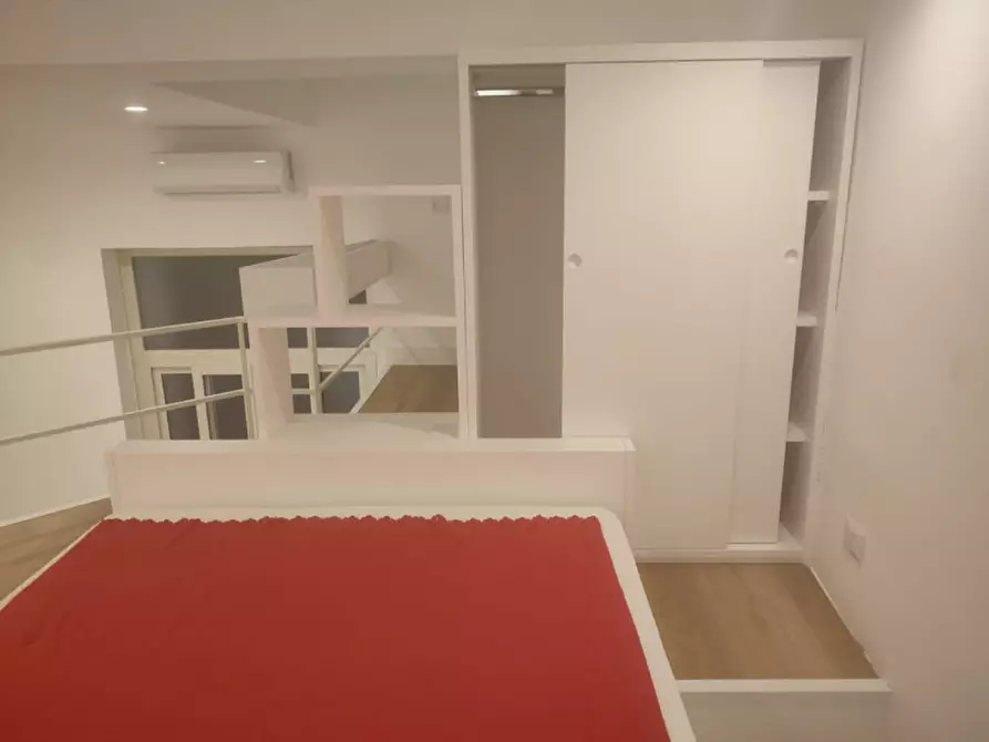 Immagine 1 di Appartamento in affitto  in Via Santa Maria in Portico a Napoli