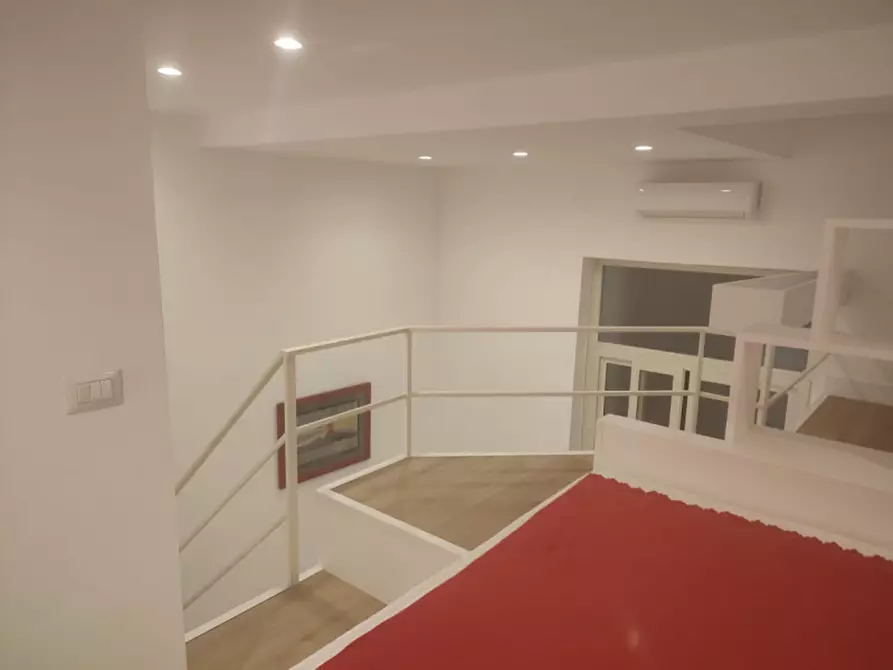 Immagine 2 di Appartamento in affitto  in Via Santa Maria in Portico a Napoli